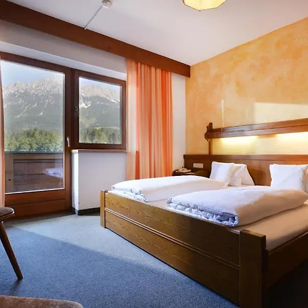 Der Waldhof 호텔 3*