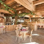 Der Waldhof Hotel