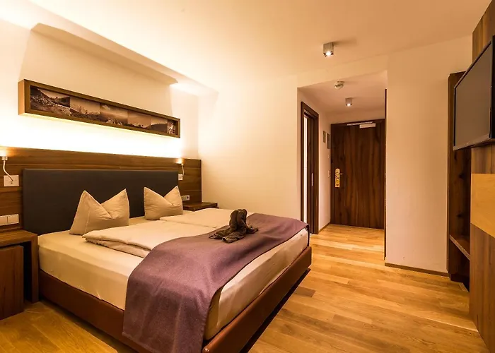 Отель Der Waldhof Шеффау-ам-Вильден-Кайзер